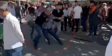 Kaçak sigara satan ve gözaltına alınan şüphelinin ailesi polise engel olmak istedi 3 Kaçak sigara satan ve gözaltına alınan şüphelinin ailesi polise engel olmak istedi