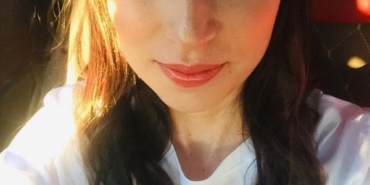 Kadıköyde 4üncü kattan atıldığı öne sürülen Fatma Duygu ağabeyinin yanına defnedildi