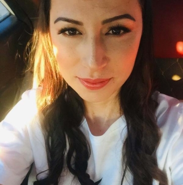 Kadıköyde 4üncü kattan atıldığı öne sürülen Fatma Duygu ağabeyinin yanına defnedildi