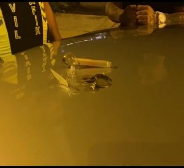 Kadıköy'de denetim noktasında durmayan otomobil sürücüsü yanındaki iki kişiyi indirip kaçtı 10 Kadıköyde denetim noktasında durmayan otomobil sürücüsü yanındaki iki kişiyi indirip kaçtı