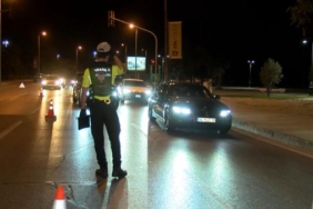 Kadıköy’de denetimde alkollü yakalanan sürücü: Hiç kimse alkollü araç kullanmasın 11 Kadıköyde denetimde alkollü yakalanan sürücü Hiç kimse alkollü araç kullanmasın