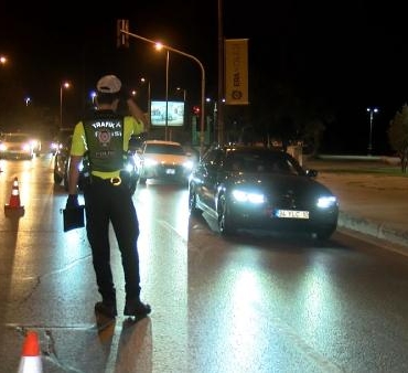 Kadıköyde denetimde alkollü yakalanan sürücü Hiç kimse alkollü araç kullanmasın