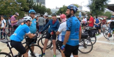 Kadiköyde Doğanay Güzelgünün ölümüne neden olan sürücünün yakalanamaması protesto edildi