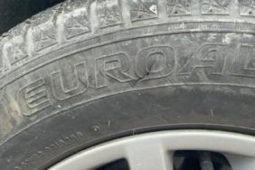 Kadıköy'de park halindeki çok sayıda otomobilin lastiği patlatıldı 28 Kadıköyde park halindeki çok sayıda otomobilin lastiği patlatıldı