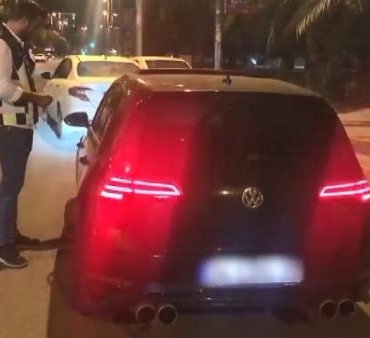 Kadıköyde trafik kurallarına uymayan sürücülere 329 bin 892 TL ceza