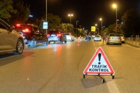 Kadıköyde trafik kurallarına uymayan sürücülere ceza yağdı