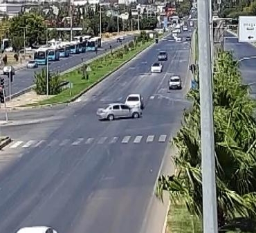 Kahramanmaraş'ta iki otomobilin çarpıştığı kaza kamerada: 5 yaralı 10 Kahramanmaraşta iki otomobilin çarpıştığı kaza kamerada 5 yaralı