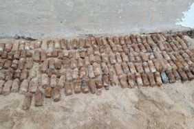 Kamboçyada okul bahçesinde binlerce patlamamış mühimmat bulundu