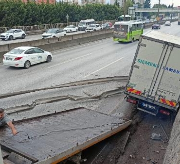 Kamyonet istinat duvarına çarptı sürücü yaralandı