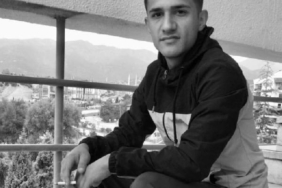 Kamyonete çarpan motosikletin sürücüsü öldü 15 Kamyonete çarpan motosikletin sürücüsü öldü