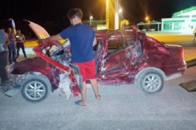 Kamyonla çarpışan otomobilin sürücüsü öldü, eşi ve 2 çocuğu yaralandı 34 Kamyonla çarpışan otomobilin sürücüsü öldü eşi ve 2 çocuğu yaralandı