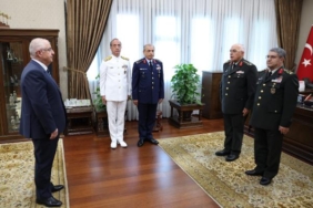 Kara Kuvvetleri Komutanlığı'nda devir-teslim 26 Kara Kuvvetleri Komutanlığında devir-teslim