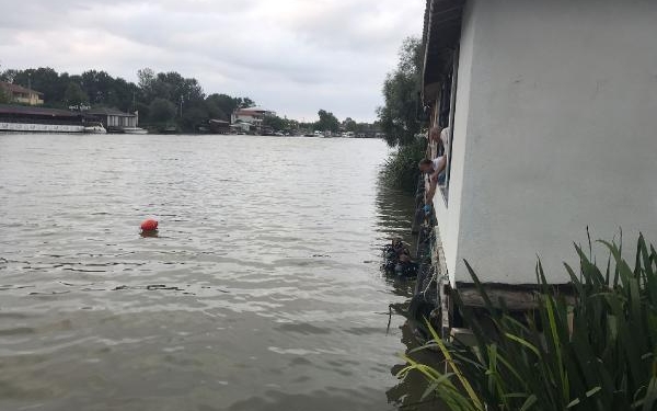 Karasuda konakladığı bungalov evin yanındaki nehirde cesedi bulundu