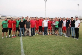 Karşıyakada 21 oyuncu gitti