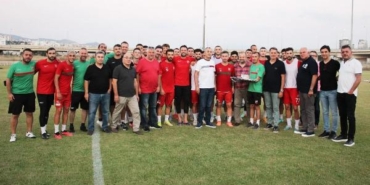 Karşıyakada 21 oyuncu gitti