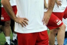 Karşıyakada Emre kalacak