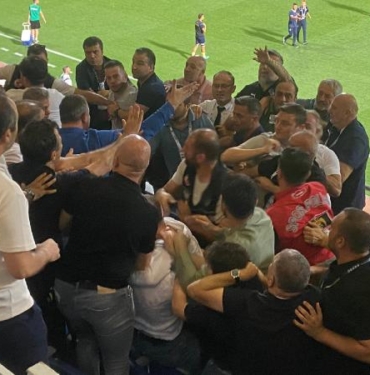 Kasımpaşa-MKE Ankaragücü maçının ardından protokol tribünü karıştı