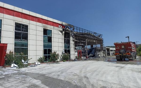 Kastamonu'da fabrika yangını (2) 1 Kastamonuda fabrika yangını 2