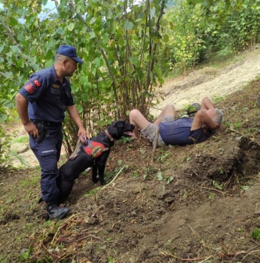Kayıp alzheimer hastasını 30 saat sonra Damper buldu