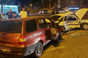 Kayseride iki otomobil çarpıştı 5 yaralı