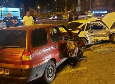 Kayseride iki otomobil çarpıştı 5 yaralı