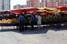 Kayseri'de pazarda silahlı saldırı: 1'i ağır 2 yaralı 9 Kayseride pazarda silahlı saldırı 1i ağır 2 yaralı