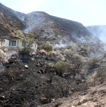 Kayseri'de, Yılan Dağı eteklerinde yangın 5 Kayseride Yılan Dağı eteklerinde yangın