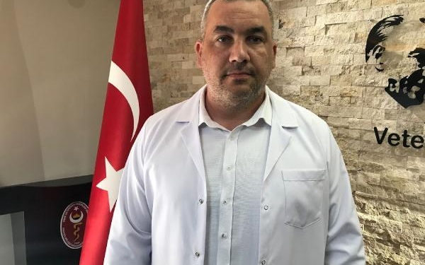 Kedisinin ölümünden sorumlu tuttuğu veterineri darbetti (2) 6 Kedisinin ölümünden sorumlu tuttuğu veterineri darbetti 2