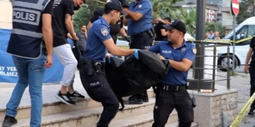 Kendisinden boşanmak isteyen eşini başından vurup, intihar etti 30 Kendisinden boşanmak isteyen eşini başından vurup intihar etti