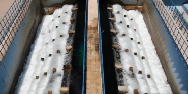 Kentte hortumla yıkama yasaklandı tüketim artışı sürerse sıra halı yıkama fabrikalarında