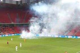 KF Tirana - Beşiktaş maçı yaşanan tribün olayları nedeniyle 15 dakika geç başladı
