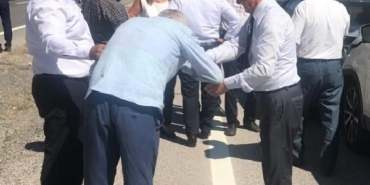 Kılıçdaroğlu'nun konvoyunda zincirleme kaza; 4 yaralı 28 Kılıçdaroğlunun konvoyunda zincirleme kaza 4 yaralı