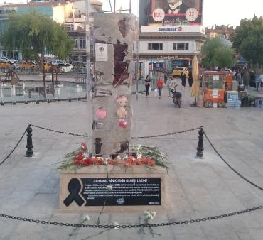 Kırşehirde farkındalık için deprem anıtı dikildi