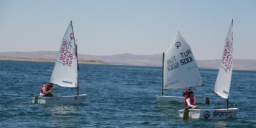 Kırşehirde Optimist Yelken Yarışlarının startı verildi