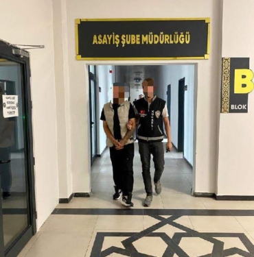 Kocaeli'de otomobil çalan 2 şüpheli yakalandı 9 Kocaelide otomobil çalan 2 şüpheli yakalandı