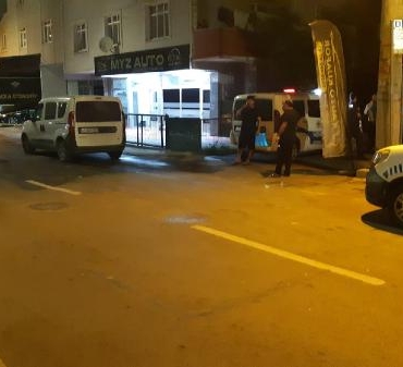 Kocaelide otomobil galerisi kurşunlandı