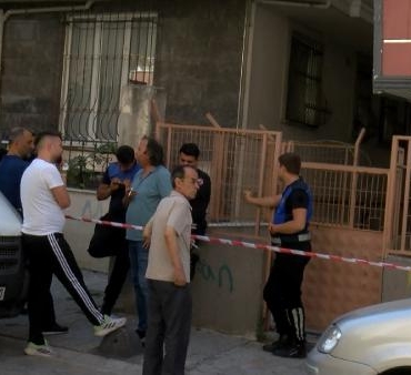 Küçükçekmecede 7 katlı bina tahliye edildi