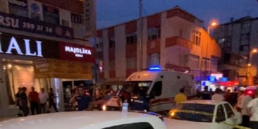 Küçükçekmece'de iş yerine yapılan silahlı saldırıda 1 kişi hayatını kaybetti 38 Küçükçekmecede iş yerine yapılan silahlı saldırıda 1 kişi hayatını kaybetti