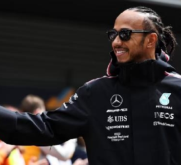 Lewis Hamilton ve George Russell, 2 yıl daha Mercedes’te