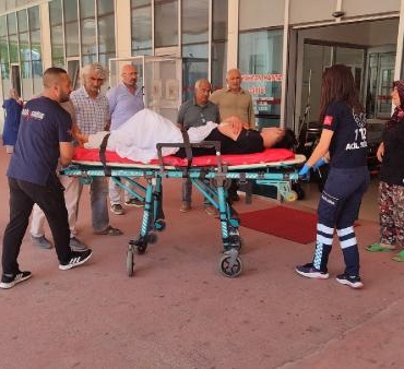 Mahalle muhtarı, tartıştığı kişiyi silahla bacaklarından vurdu 5 Mahalle muhtarı tartıştığı kişiyi silahla bacaklarından vurdu