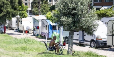 Mahalleliyi isyan ettiren 'karavan park', 'karavan galeri'ye döndü 31 Mahalleliyi isyan ettiren karavan park karavan galeriye döndü