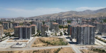 Malatya'da ağır hasarlı 12 katlı 2 bina, patlatılarak yıkıldı 7 Malatyada ağır hasarlı 12 katlı 2 bina patlatılarak yıkıldı