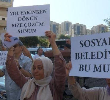 Maltepede Depreme dayanıksız sitenin sakinlerinden protesto