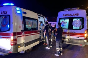 Manisada yolcu otobüsü ile TIR çarpıştı 3 yaralı