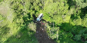 Meksika’da yolcu otobüsü uçuruma yuvarlandı: 18 ölü 11 Meksikada yolcu otobüsü uçuruma yuvarlandı 18 ölü
