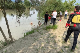 Melen Çayı'na düşen kişiyi rafting yapan sporcular kurtardı 6 Melen Çayına düşen kişiyi rafting yapan sporcular kurtardı