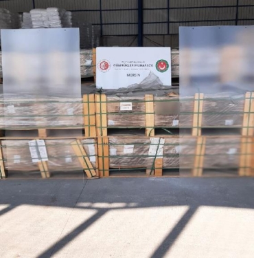Mersin'de 265 ton kaçak cam ele geçirildi 10 Mersinde 265 ton kaçak cam ele geçirildi
