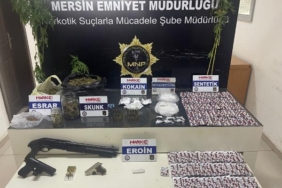 Mersin'de uyuşturucu satıcılarına şafak operasyonu; 28 gözaltı (2) 5 Mersinde uyuşturucu satıcılarına şafak operasyonu 28 gözaltı 2