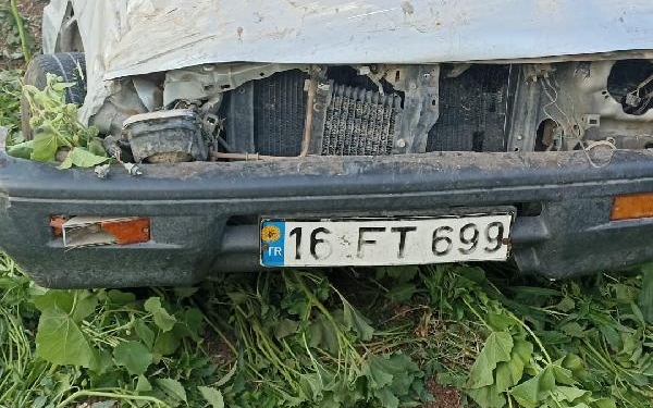 Mevsimlik işçileri taşıyan kamyonet tarlaya savruldu: 3 ölü, 11 yaralı / Ek fotoğraflar 6 Mevsimlik işçileri taşıyan kamyonet tarlaya savruldu 3 ölü 11 yaralı Ek fotoğraflar