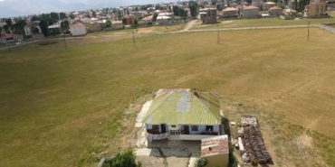 Milli Eğitim, Sağlık Bakanlığı ve Diyanet'e 13 bin metrekare arsa bağışladı 28 Milli Eğitim Sağlık Bakanlığı ve Diyanete 13 bin metrekare arsa bağışladı